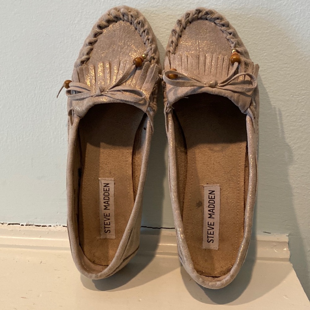 Steve Madden moccasin style loafer